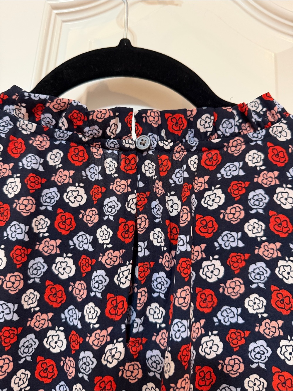 LOFT Navy Red & White Floral Sleeveless Top - Picture 5 of 5
